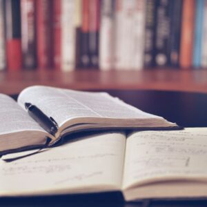 الترجمة التحريرية والمراجعة